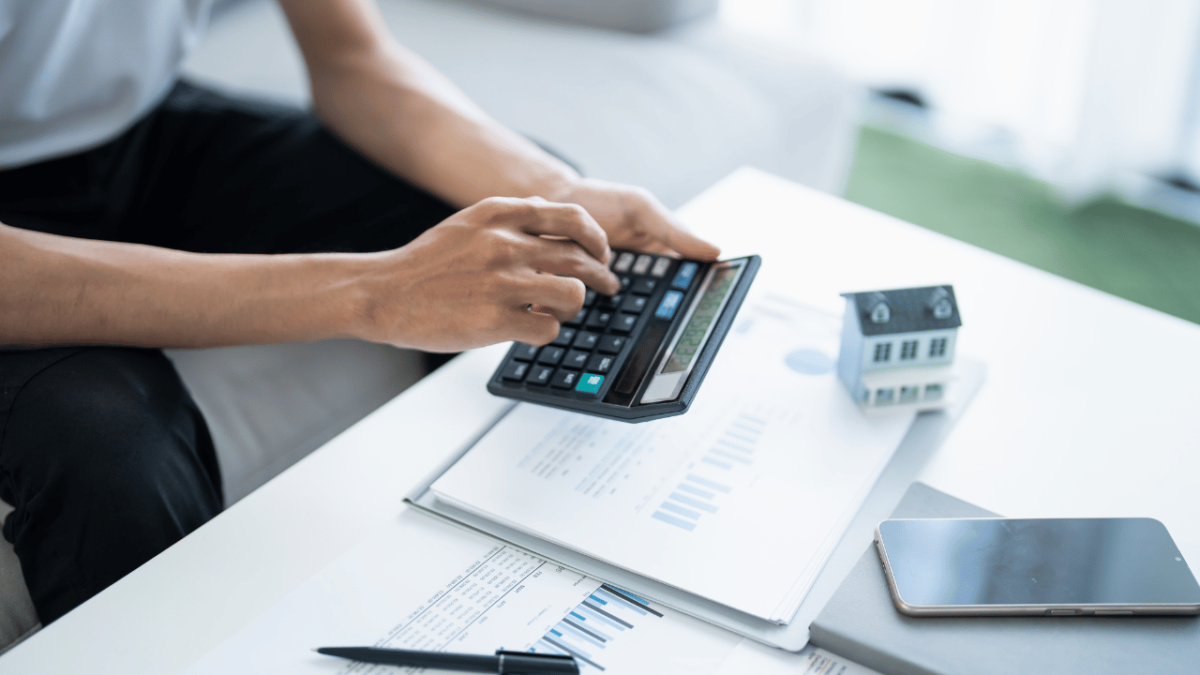 価格戦略とは?マーケティング担当者が知るべき種類・成功のコツを解説