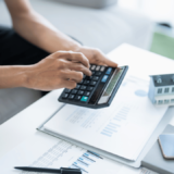 価格戦略とは？マーケティング担当者が知るべき種類・成功のコツを解説